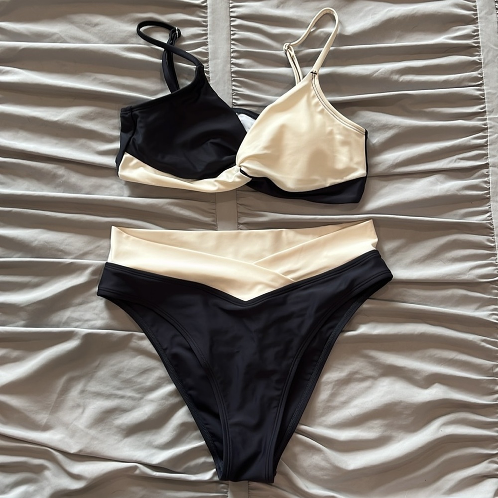 Cupshe Black & White Colorblock Twisted Bralette … - image 5